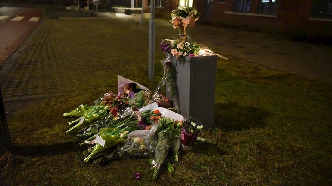 Zo Kan Het Ook: Eerbetoon Met Bloemen Voor Verkeersslachtoffer Almelo ...