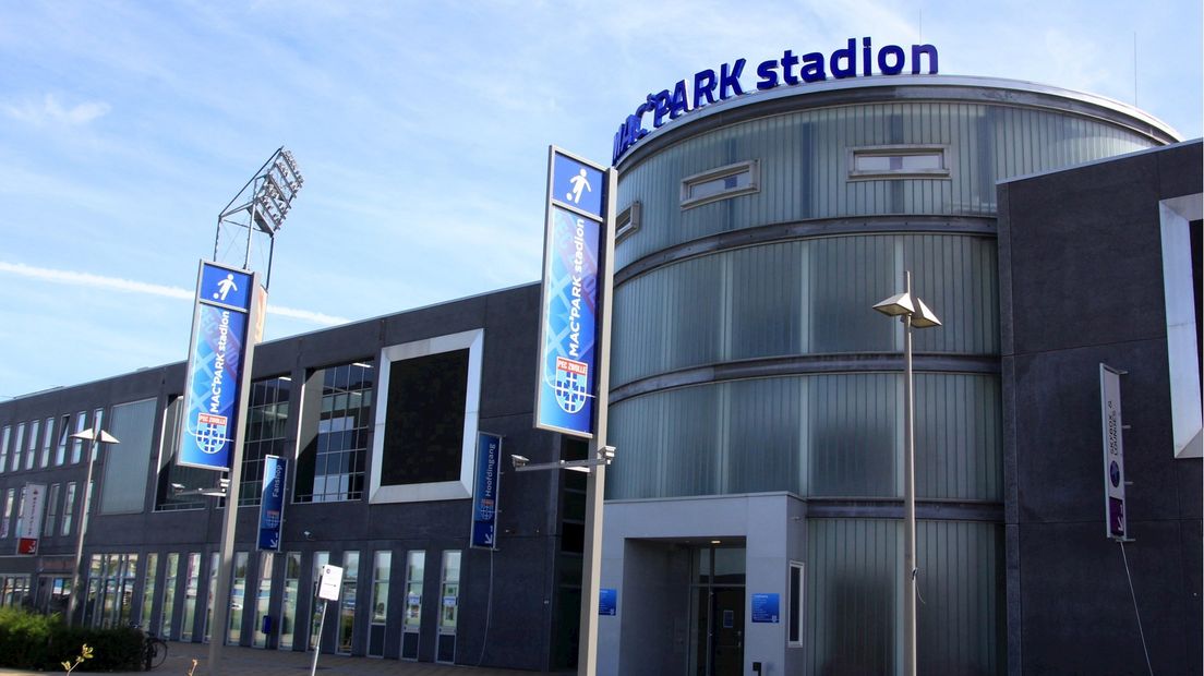 Entree van het MAC3PARK Stadion van PEC Zwolle