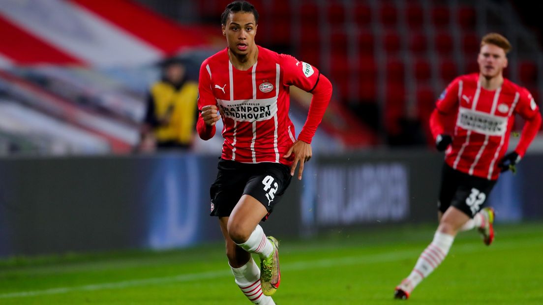 Fofana in actie voor PSV tegen Telstar in de KNVB-beker