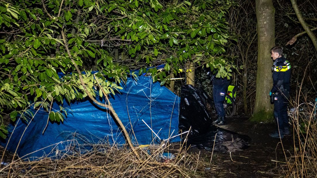 112 news: Deceased person found in tent near Kralingse Bos |  Accident on A15 near Rotterdam-Charlois