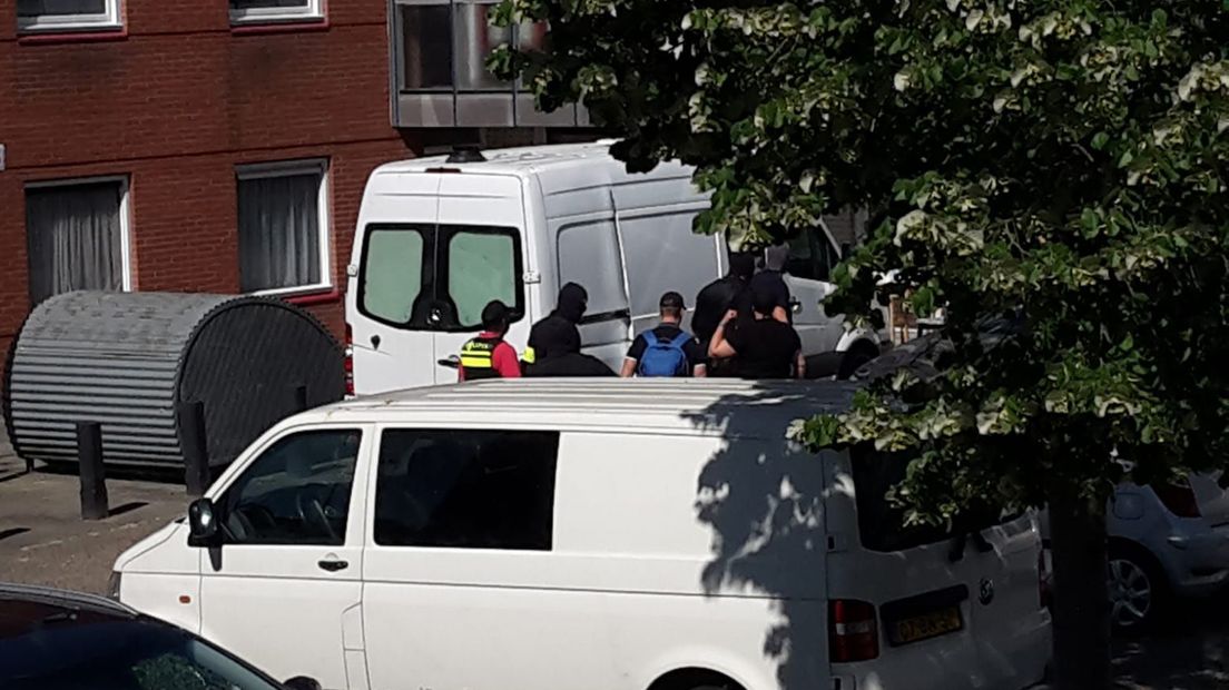 Landelijke politie doet inval in Utrechtse Minister Talmastraat