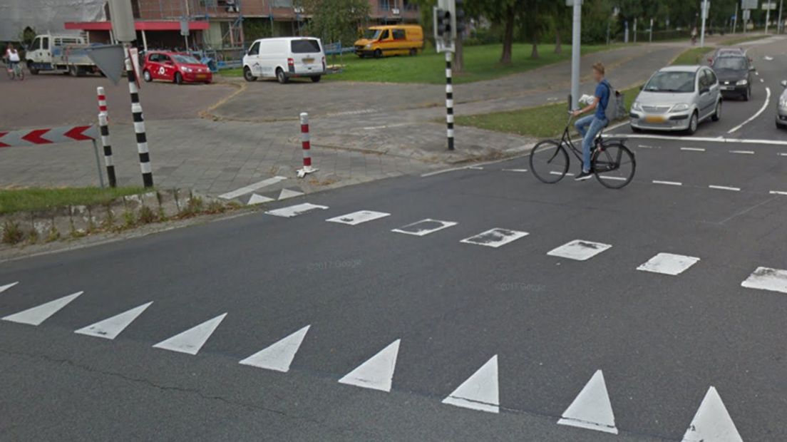 De haaientanden op de kruising bij het Eykmanplein