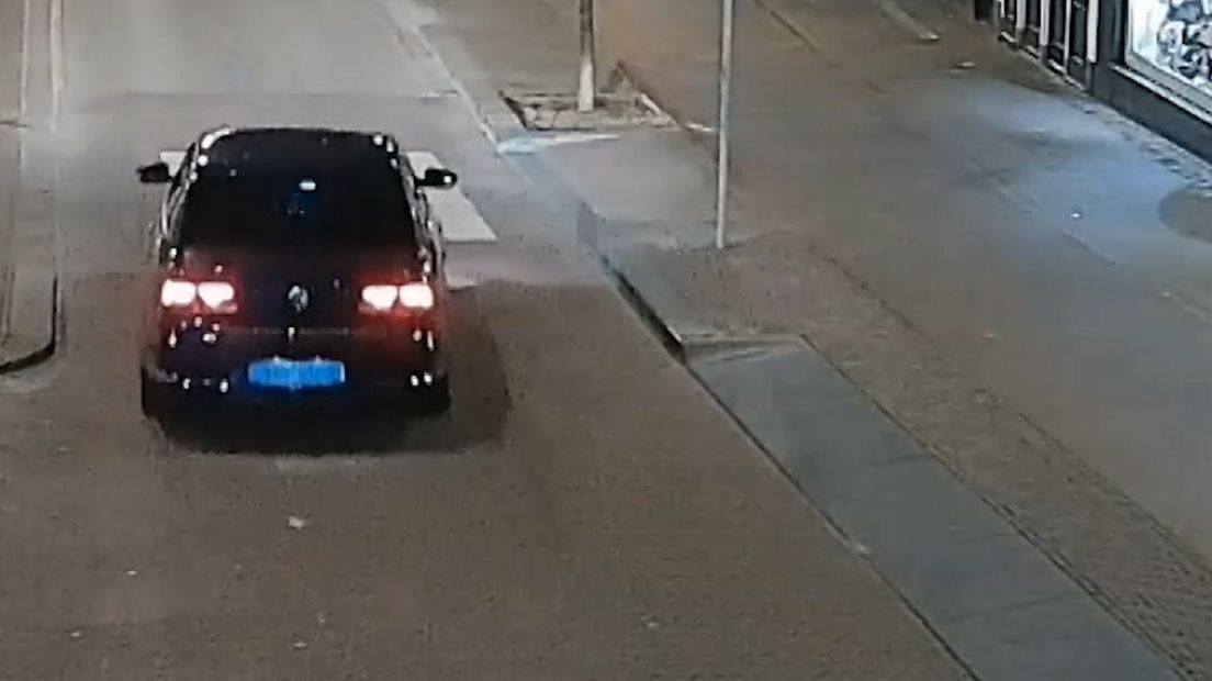 De auto waar de verdachte vermoedelijk is ingestapt