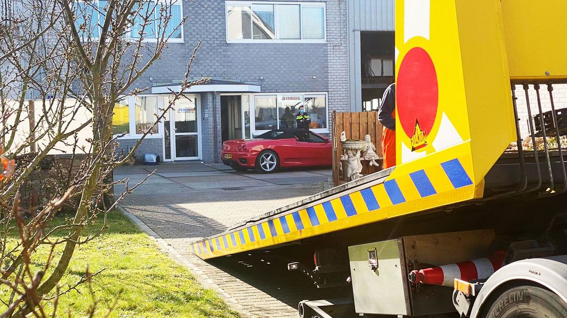 Auto die in beslag wordt genomen in Ameide