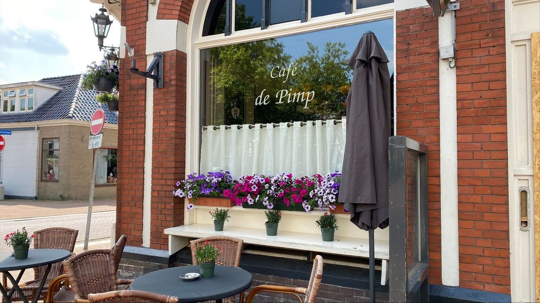 Café de Pimp krijgt een nieuwe eigenaar.