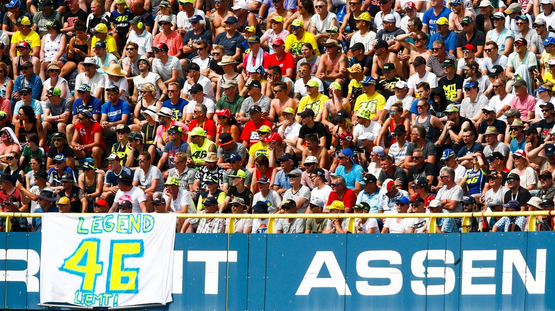 Publiek op de tribune bij de TT in Assen afgelopen weekend.