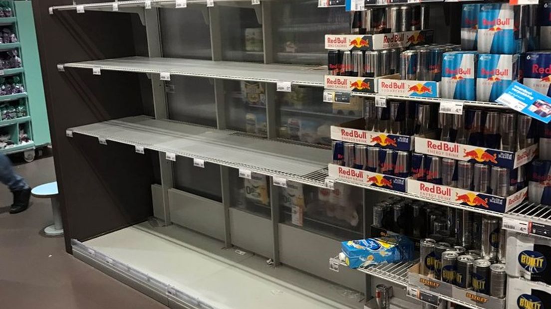 Inwoners van de gemeenten Doesburg, Zevenaar, Rijnwaarden en een stukje van de gemeente Rheden zaten bijna 24 uur zonder water. Ongeveer 30.000 aansluitingen waren door de storing getroffen. Hieronder kun je het liveblog teruglezen.