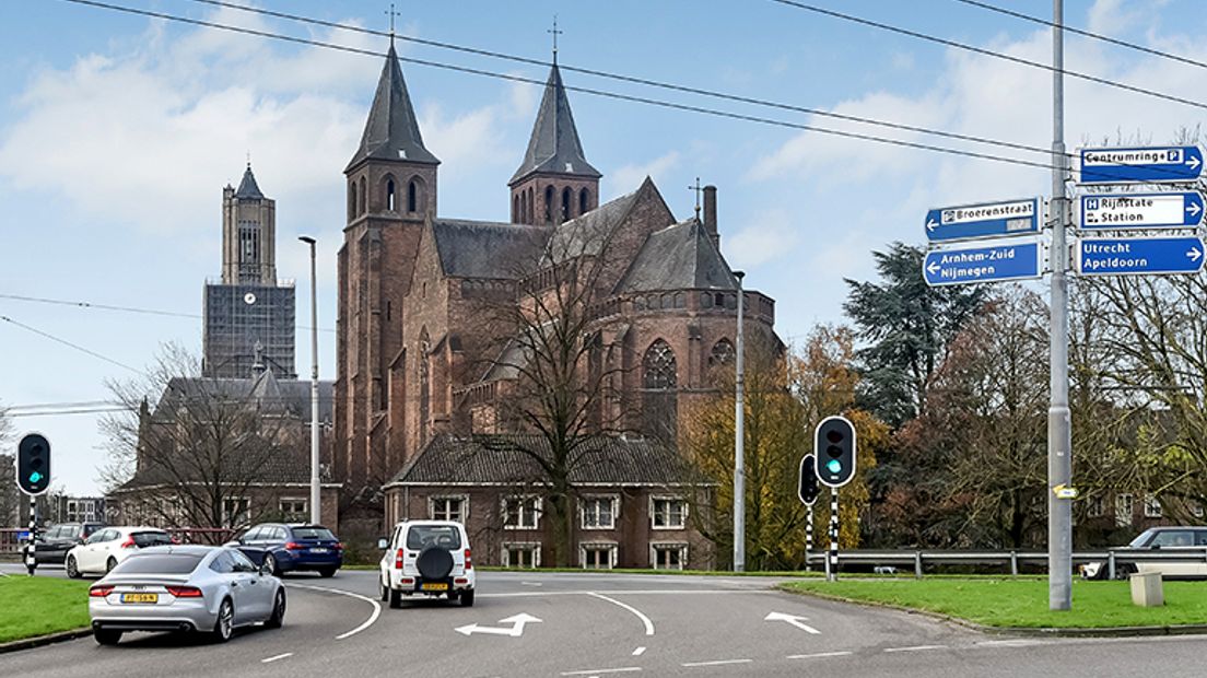 De oudste kerk van Arnhem is verkocht. De Sint Walburgiskerk is gekocht door een particuliere belegger voor bijna één miljoen euro.
