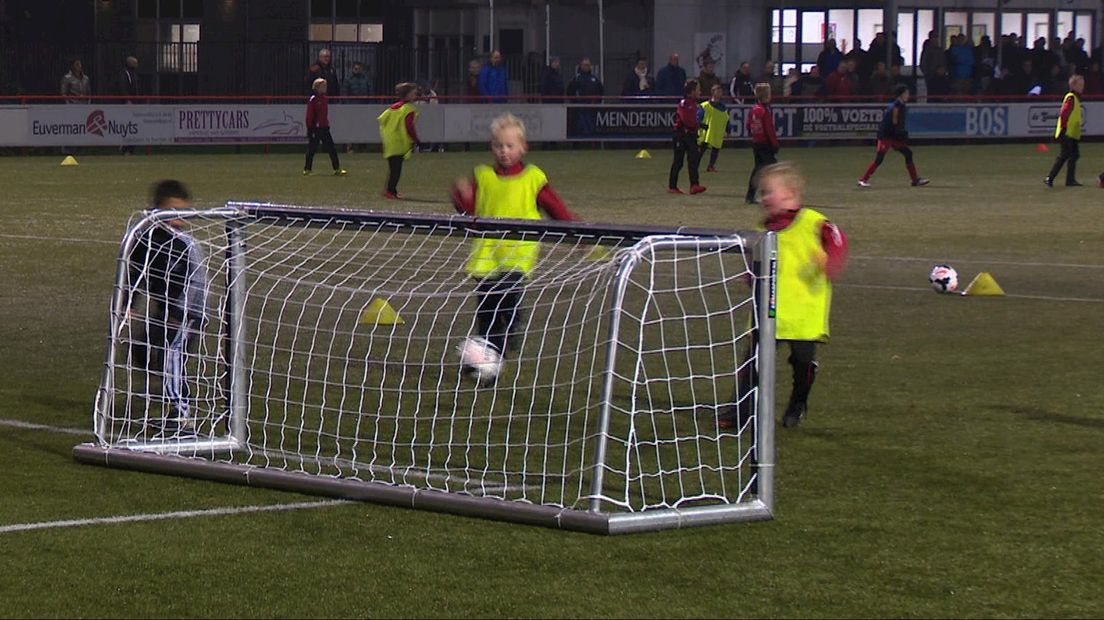 Voetballertjes omarmen nieuw voetbalplan KNVB