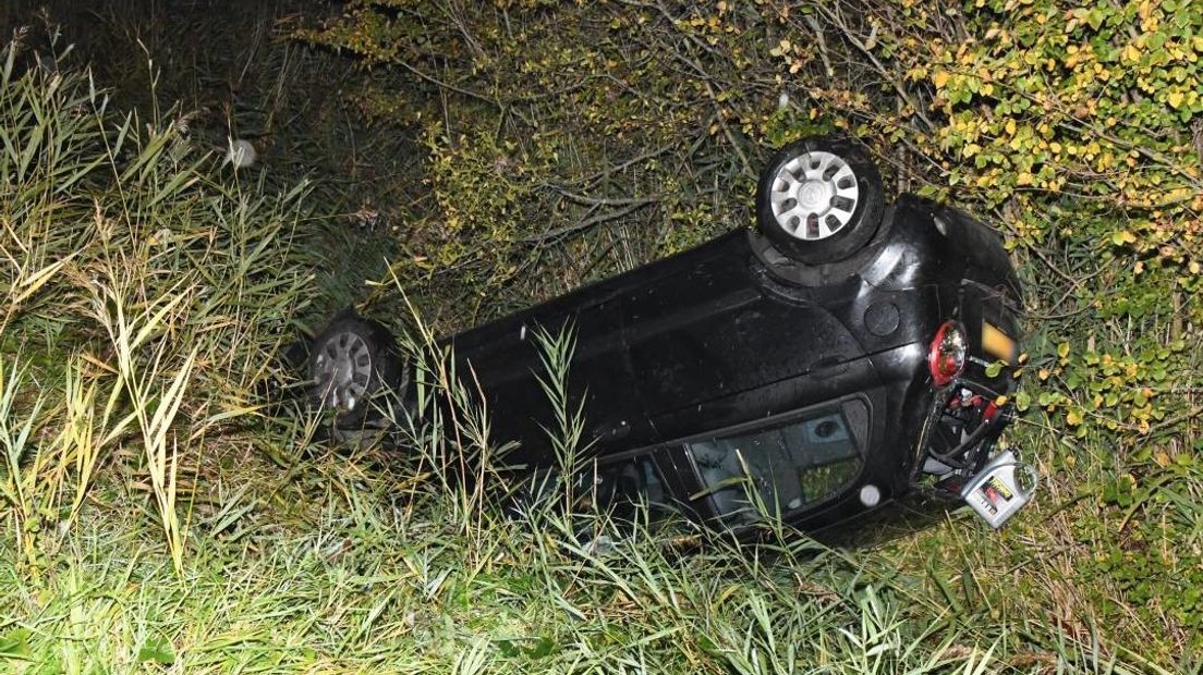 Auto Belandt Ondersteboven In Sloot Bij Biggekerke - Omroep Zeeland