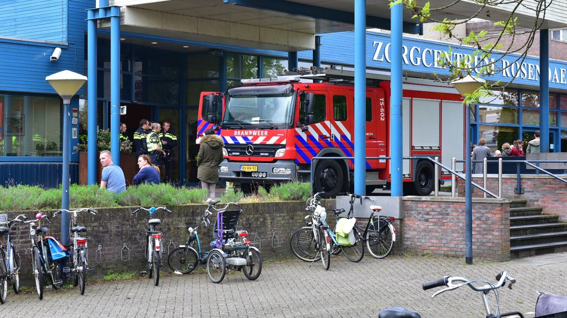 De brandweer onderzoekt de gekke lucht.