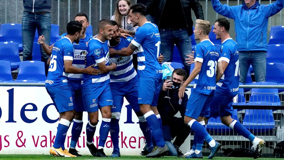 Eerste driepunter voor PEC Zwolle na zege op tiental Sparta Rotterdam RTV Oost Eerste driepunter voor PEC Zwolle na zege op tiental Sparta Rotterdam RTV Oost