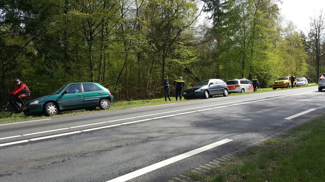 Kop-staartbotsing op de Oldenzaalsestraat tussen Lonneker en Oldenzaal