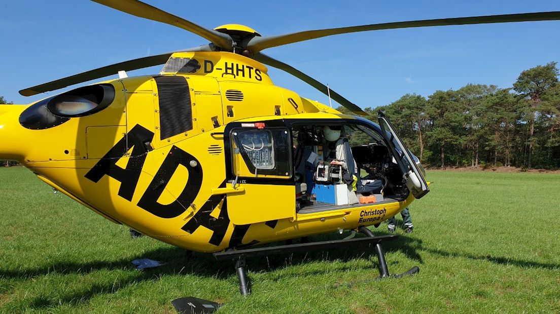 Kind gewond bij zwaar ongeluk in Boekelo, traumahelikopter geland