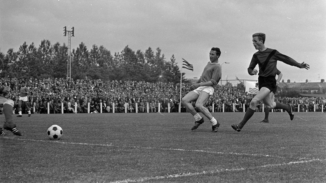 Wim Groenewegen in de kampioenswedstrijd van Middelburg tegen AFC in 1967