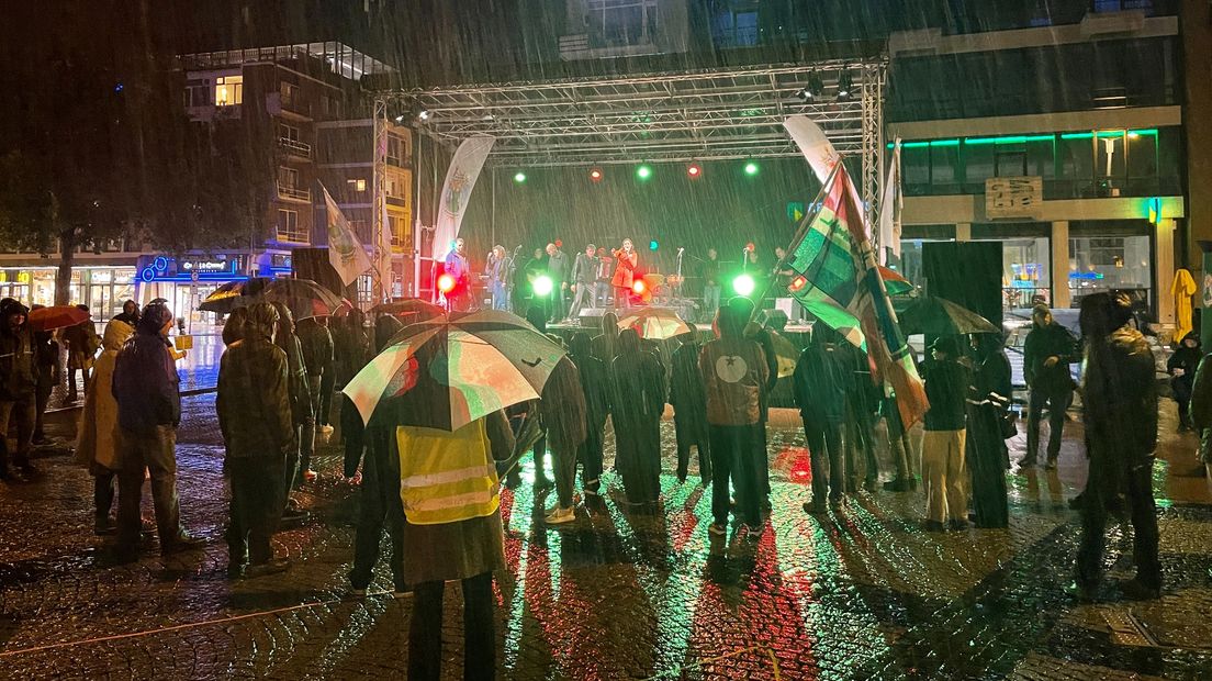 Op de slotactie kwamen enkele tientallen mensen af