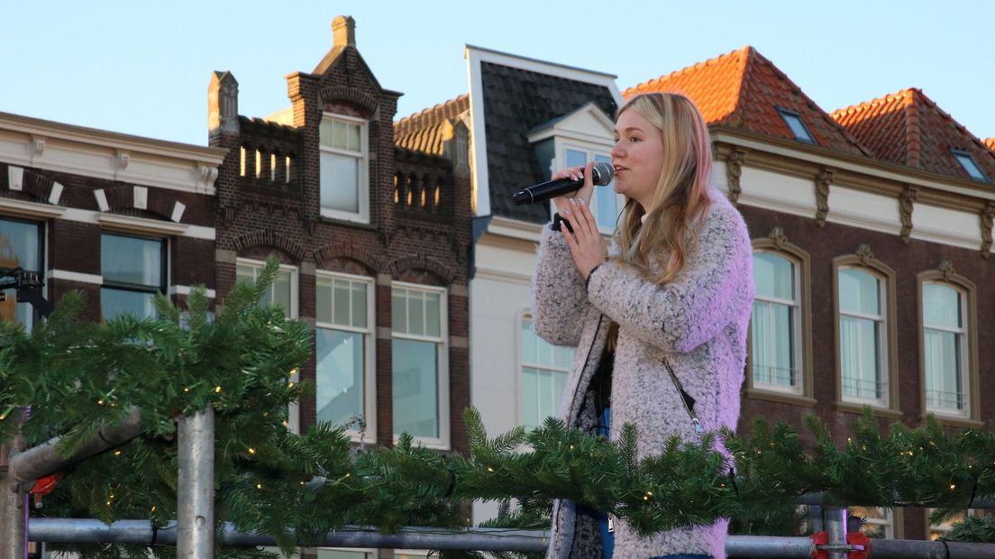 Liza uit Oekraïne repeteert op de Markt