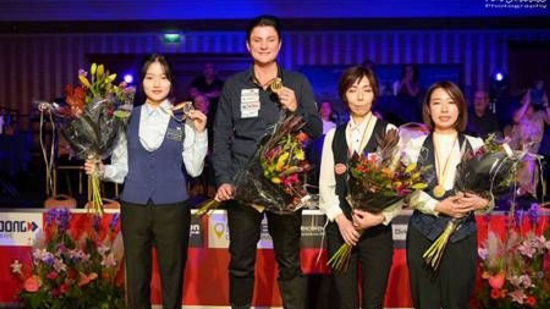 Het podium met Therese als winnaar voor Jieun Han en de Japanse dames Yuko Nishimoto en Noriko Fukao