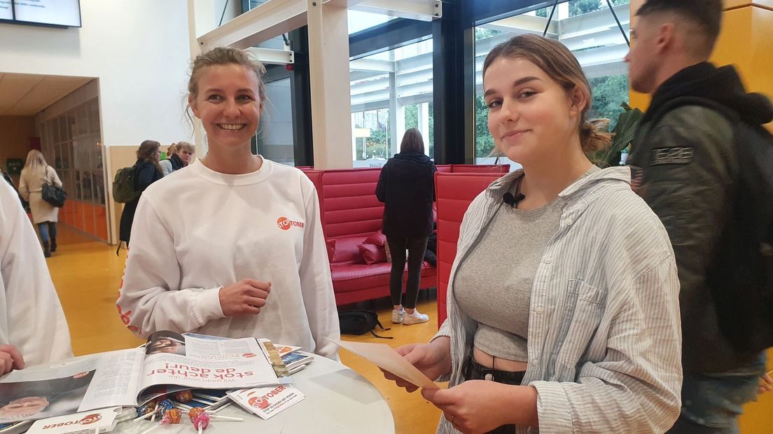 Floor Boogerd, preventiewerker Tactus geeft Dimphy (15) tips over stoppen met roken