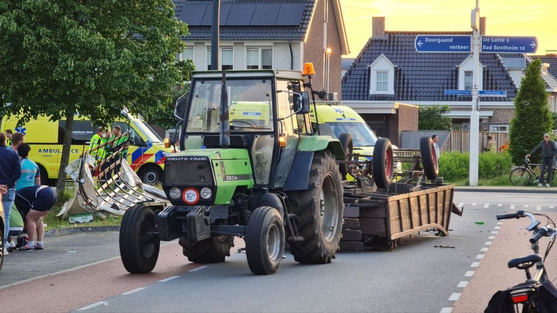 Kampioenswagen kantelt in Losser