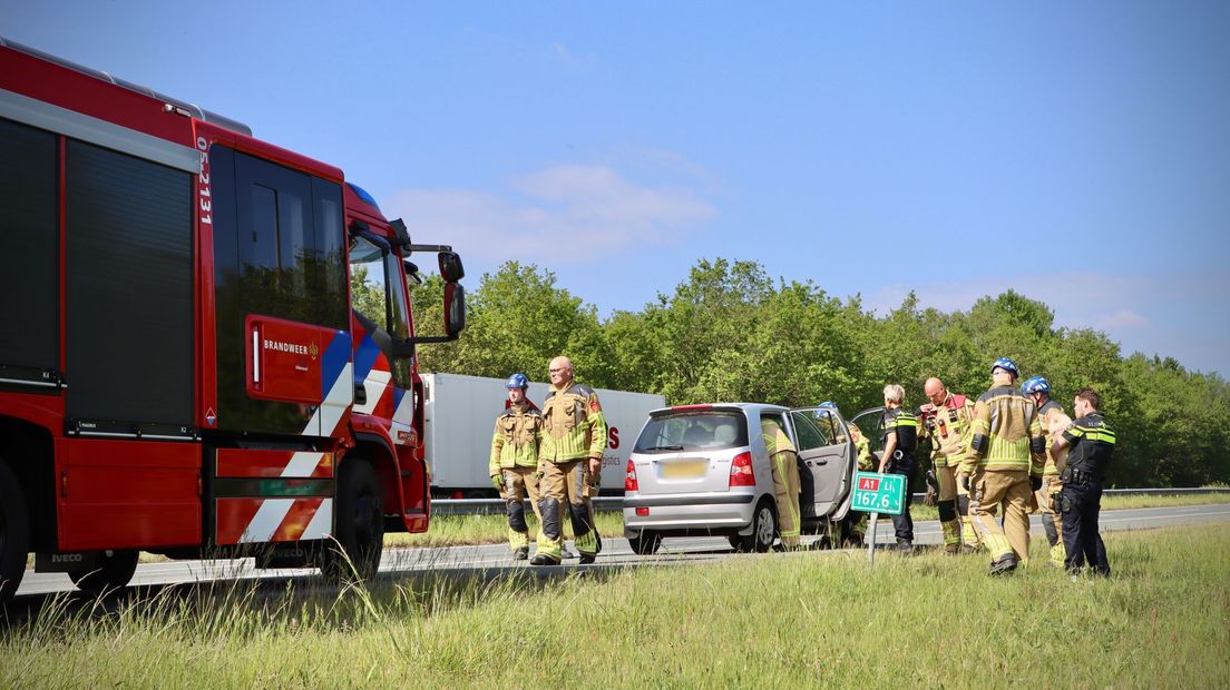 Toen hondje weer goed was vastgezet, kon de auto verder