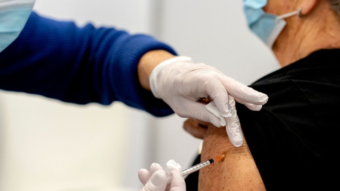 Vaccination locations in region open for shorter periods, protein vaccine available in Leiden