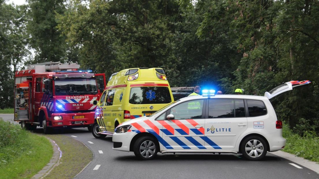 Auto van de weg geraakt bij Staphorst