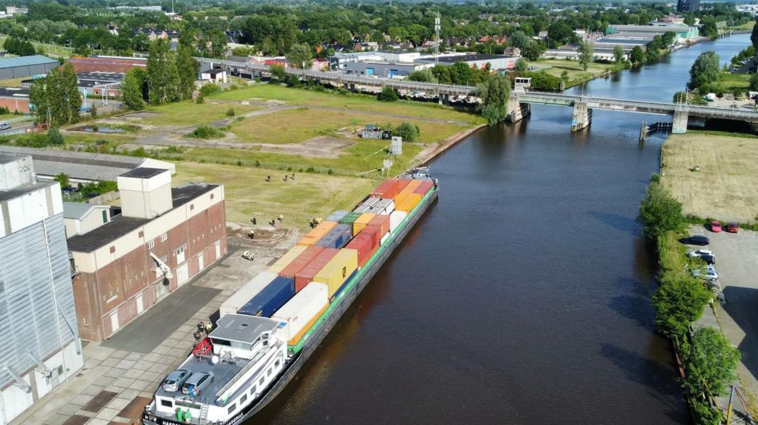 Het schip Nadorias ligt een stukje verder aan wal