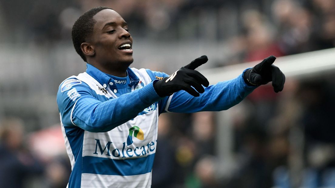 Queensy Menig scoorde in 2017 bij de laatste uitzege van PEC Zwolle bij Sparta