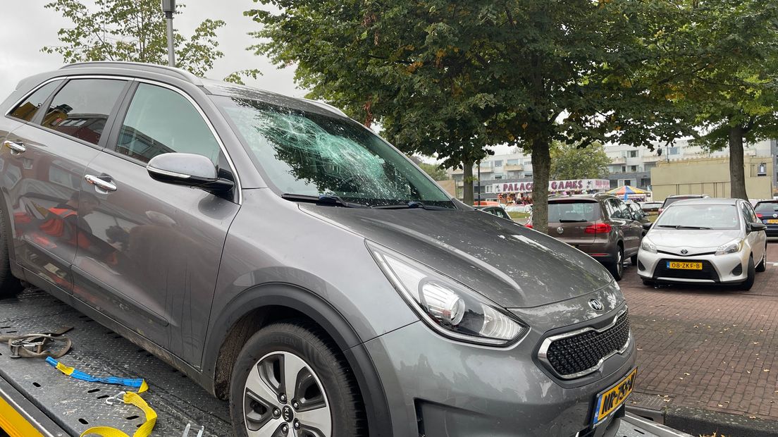 Eén van de kapotte auto's in Ter Apel