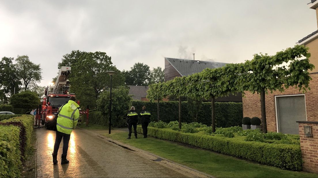 Brand in woning in Deventer door blikseminslag