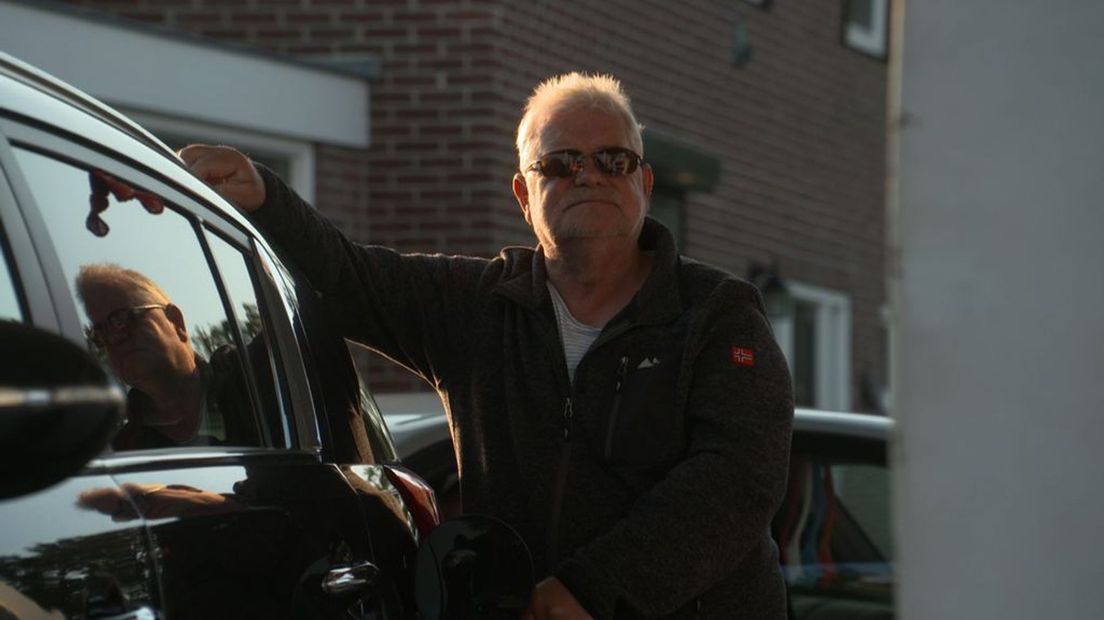Langs de grens zie je steeds meer Duitse kentekens aan de pomp.
