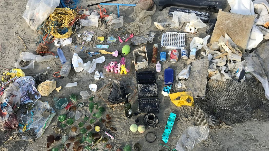 Plastic afval uit Waddenzee