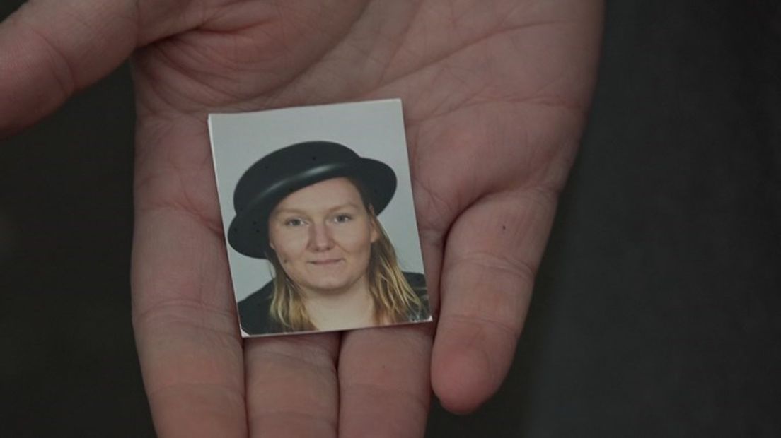De vrouw mocht van de gemeente niet met een vergiet op op haar rijbewijs staan (Rechten: Omroep Gelderland)