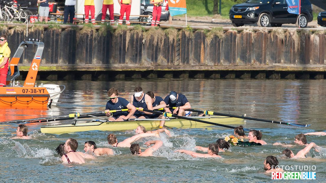 Nereus viert de zege in de Oude Vier