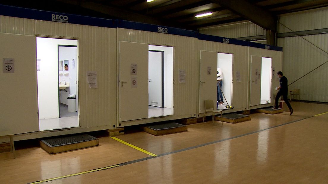 Douchecabines noodopvang Zeelandhallen Goes