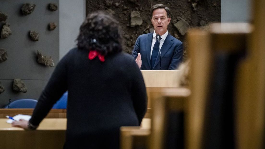Caroline van der Plas (BBB) en Premier Mark Rutte tijdens een debat in de Tweede Kamer over de boerenprotesten.