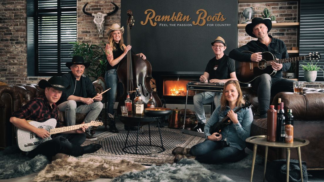 De helft van de zes leden van de Ramblin' Boots is afkomstig uit Drenthe. (Rechten: Ramblin' Boots)