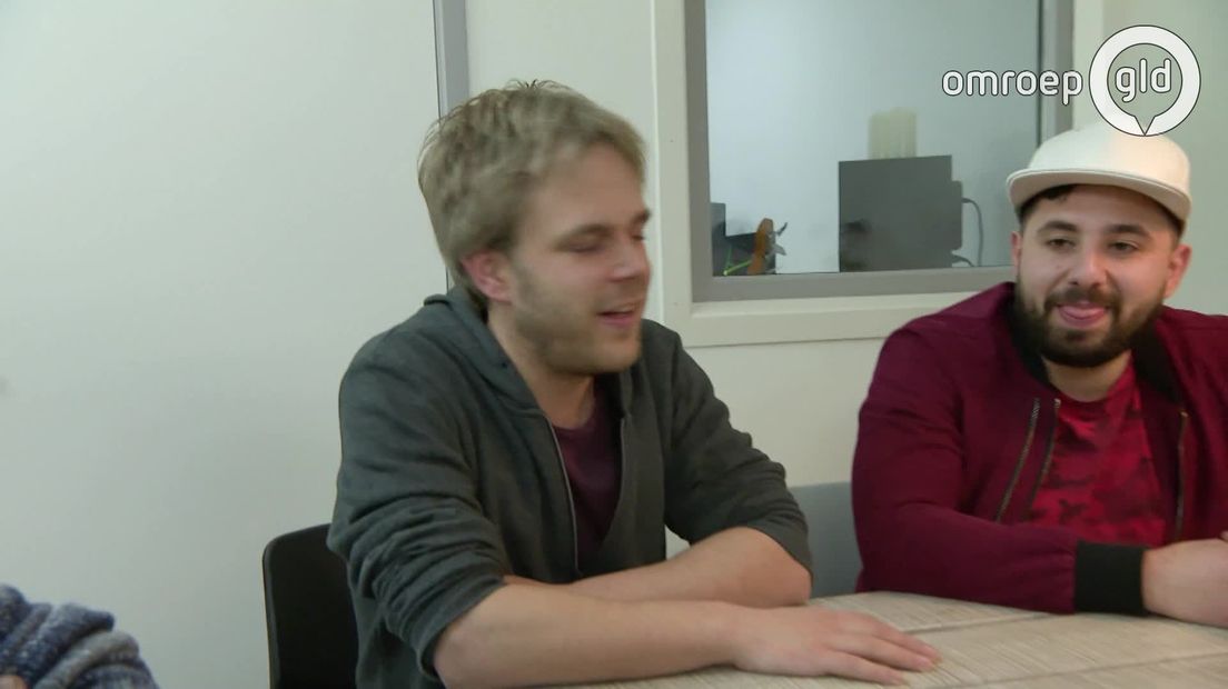 Kuj' plat praoten? Ehaab en Danny wel! Ook al komen hun ouders uit het midden oosten, het dialect hebben ze perfect onder de knie en ze zijn volledig ingeburgerd.