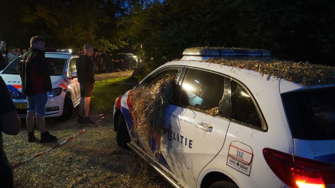 Stro in politieauto