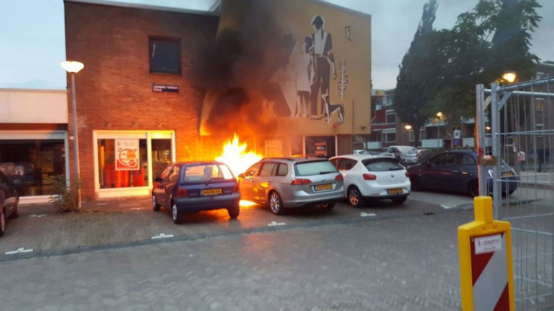 Een van de autobranden in de wijk Kostverloren