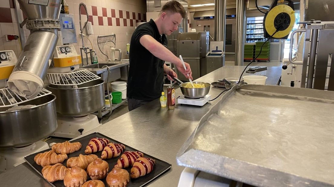 Bakker Roy Schepers druk in voorbereiding op het WK La Boulangerie