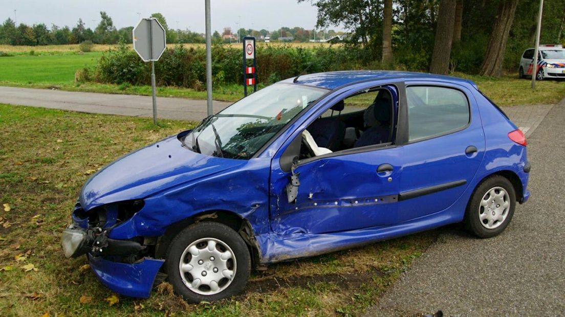 Veel schade aan auto's bij aanrijding in Rouveen