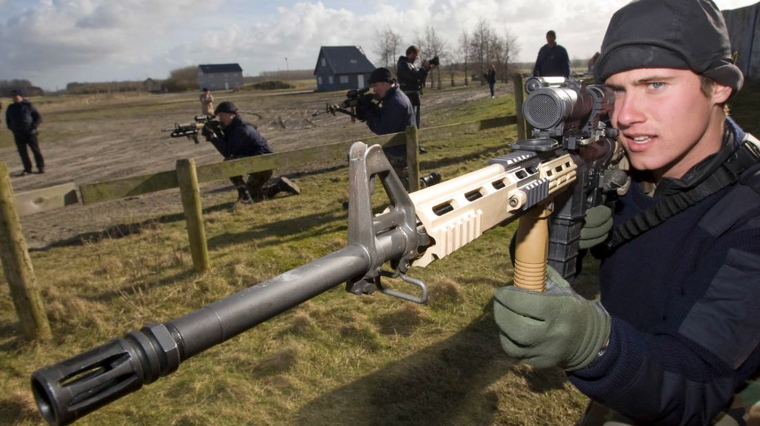 Defensie hervat schietoefeningen bij kazerne Zoutkamp - RTV Noord