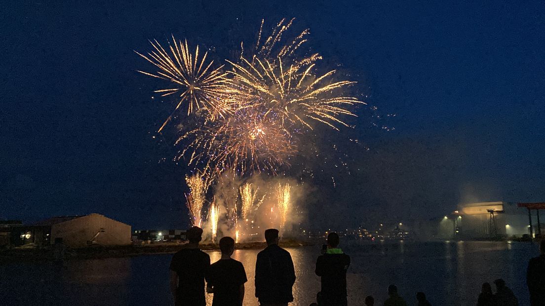 Summer coat and umbrella: the hottest turn of the year ever predicted, but rainy