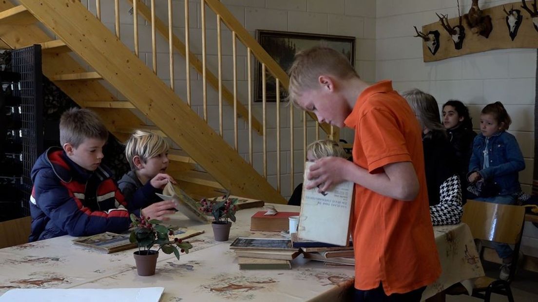 Kinderen moeten codes kraken en oude brieven lezen