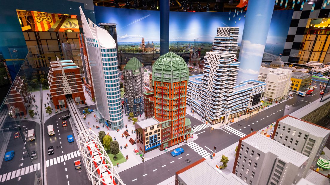 In de legoreplica van Den Haag zitten meer dan een miljoen legoblokjes en talloze manuren