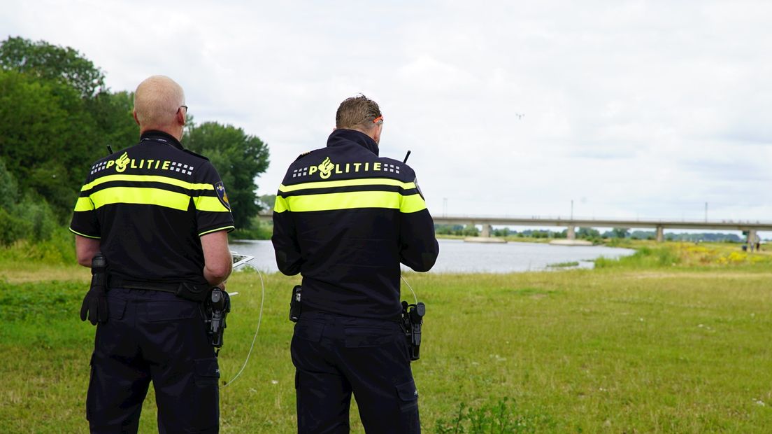 Politie zoekt met drone naar verdachte van steekincident in Deventer