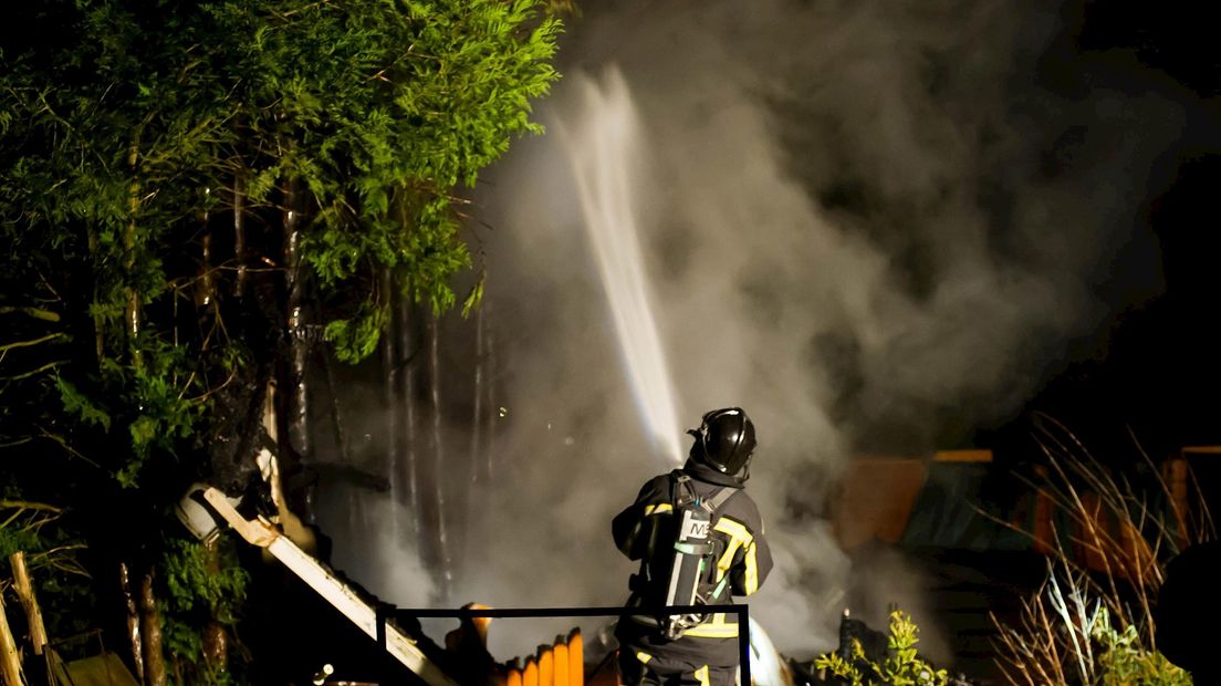 Schaftkeet in brand aan de Wethouder H.H. Korteboslaan in Rijssen