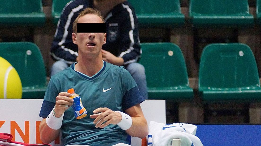 Verdachte Mark de J. op de tennisbaan.